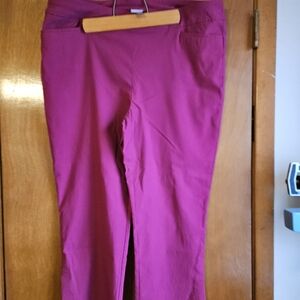 Chico's Magenta Cropped Ankle Pants